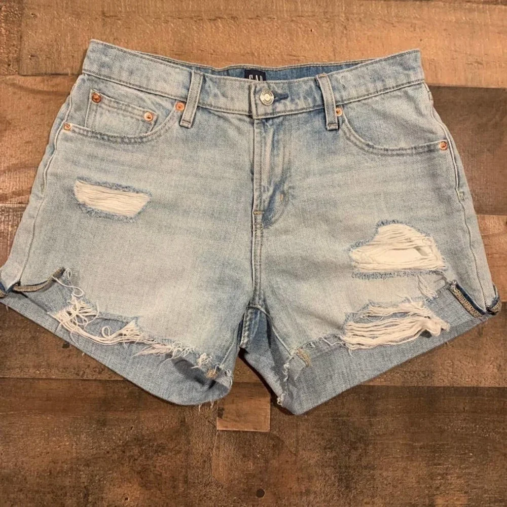 GAP Festival style Jean Short - Picture 1 of 4